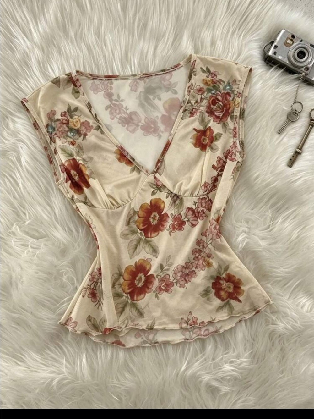 Floral V-Neck Sleeveless Top in Cream and Red